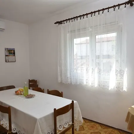 Apartment Maria Primosten